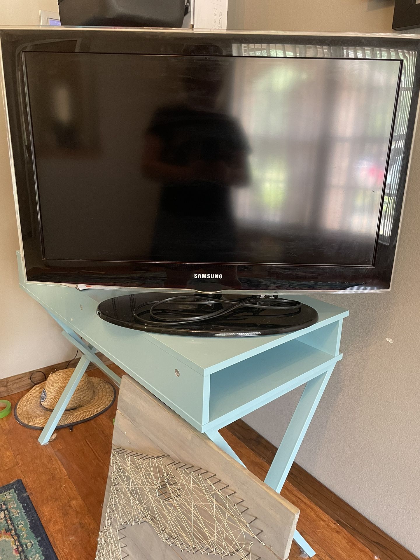 Samsung LN32D450 32" LCD HDTV