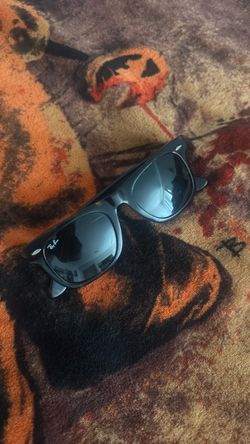 Ray Bans shades