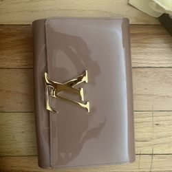 Authentic Louis Vuitton Vernis Louise Clutch Nude