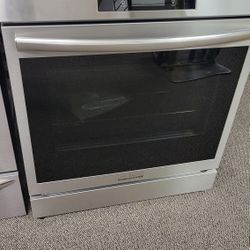 NEW FRIGIDAIRE RANGE STOVE COVECTION OVEN STAINLESS STEEL INDUCTION SLIDE DELIVERY HAUL AWAY OLD ONE 
