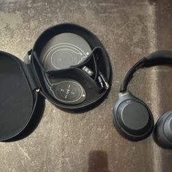 Sony XM4 Headphones 