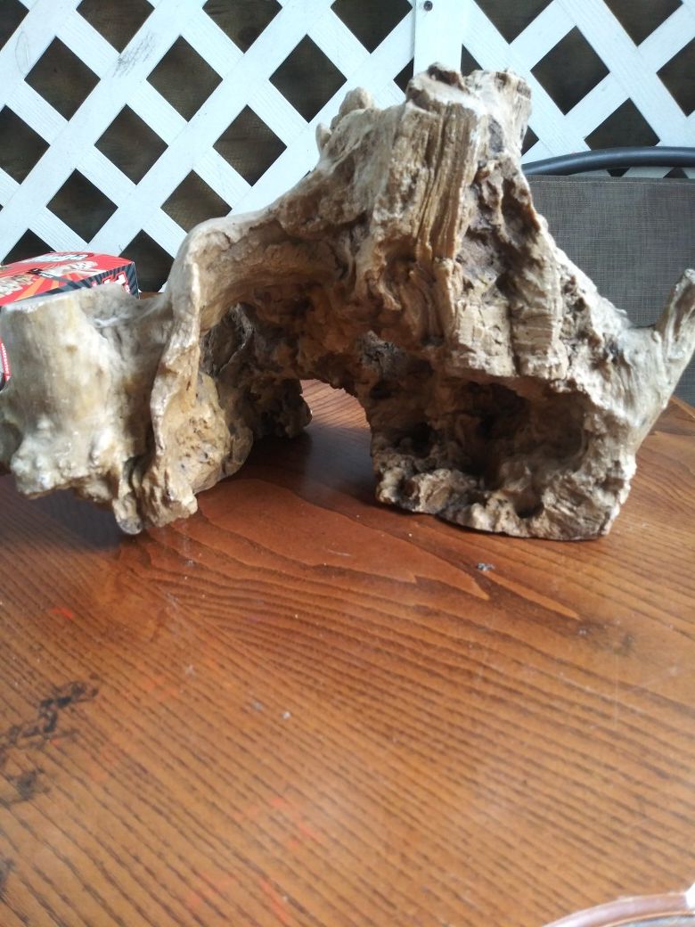 Fish tank decoration