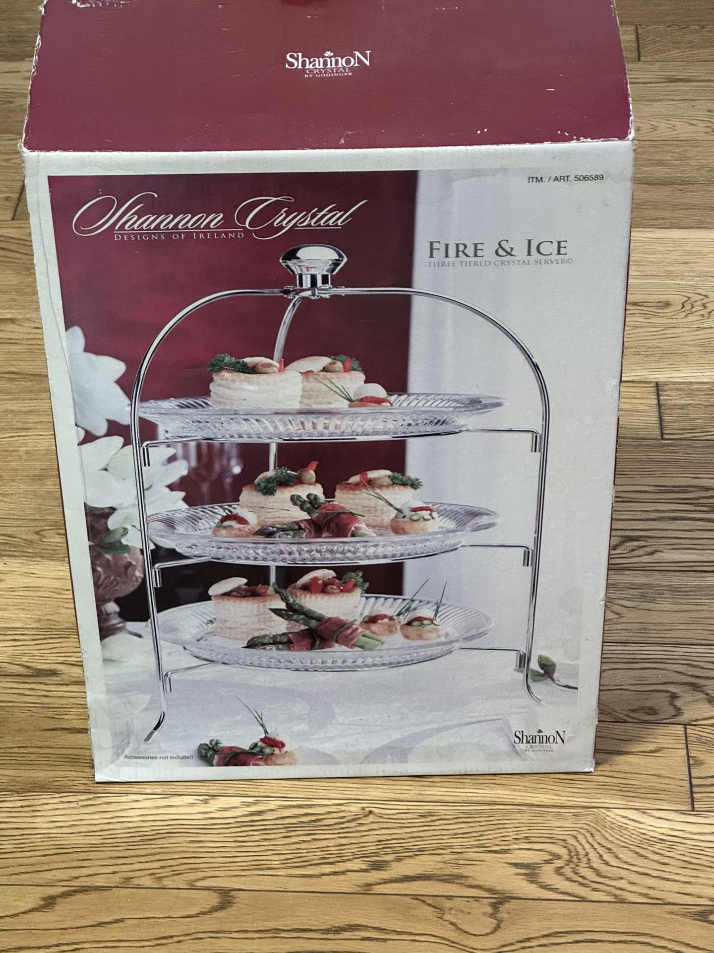 BNIB Shannon Crystal by Godinger Fire & Ice 3 Tiered Crystal Server New