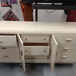 9 Drawer Dresser  4 Sale $60