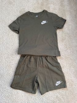 Nike T-shirts & shorts / size:5-6