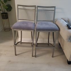 2 High Chairs Solid Good Condition 