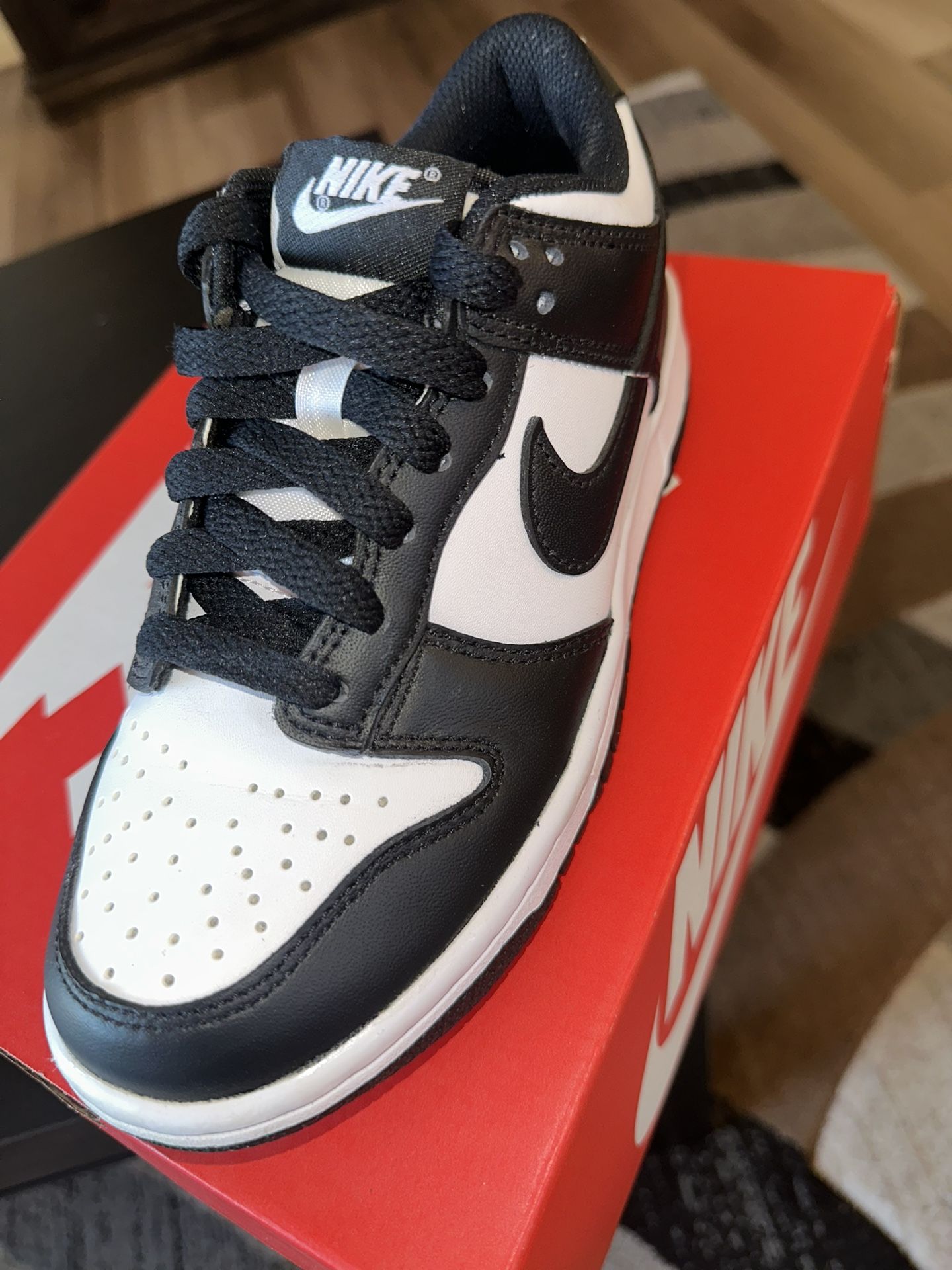 Boys Size 4y /Same As Women Size 5.5