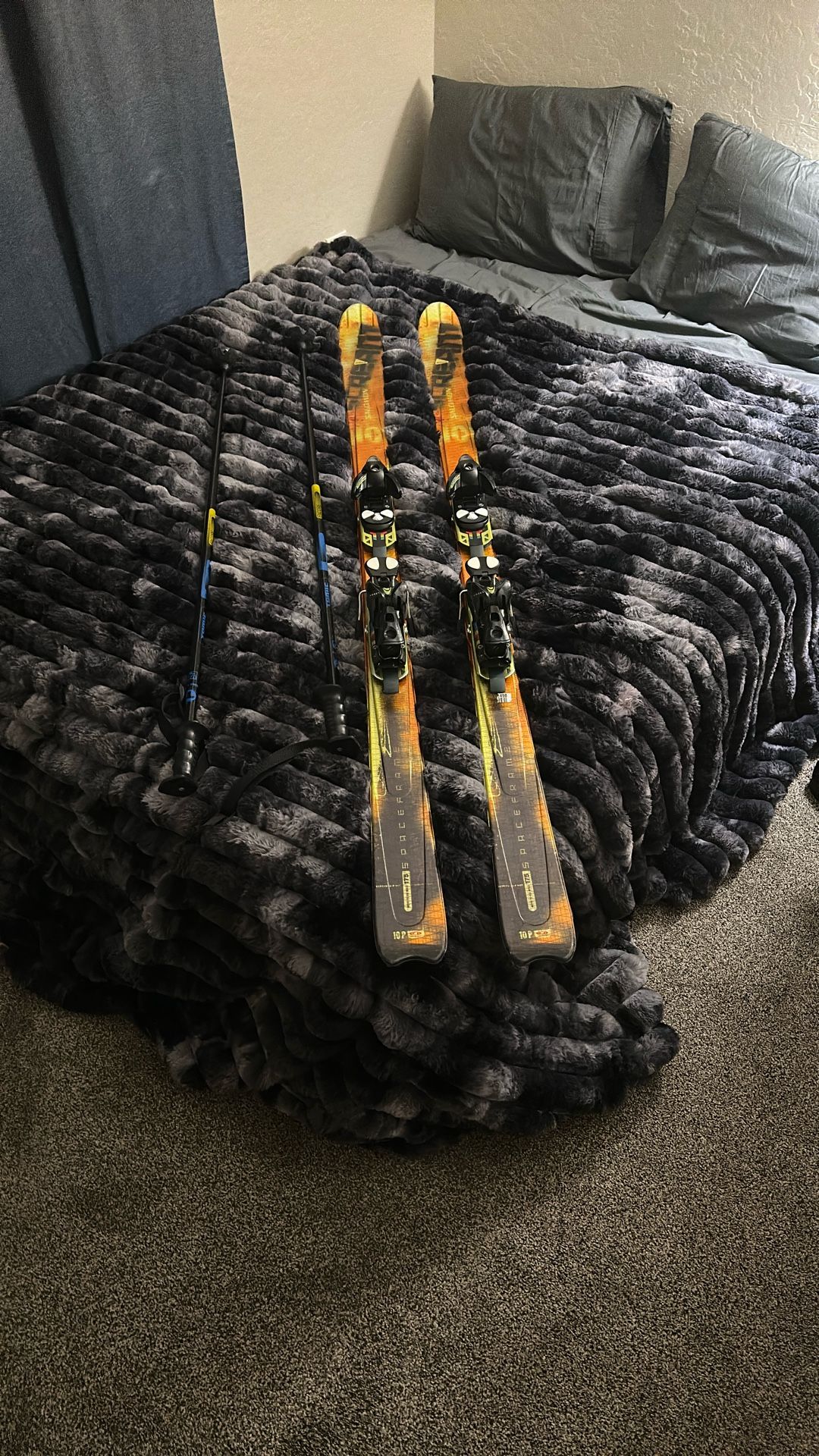 Ski is