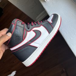 Jordan 1 Bloodline