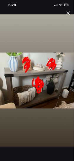 Entrance table