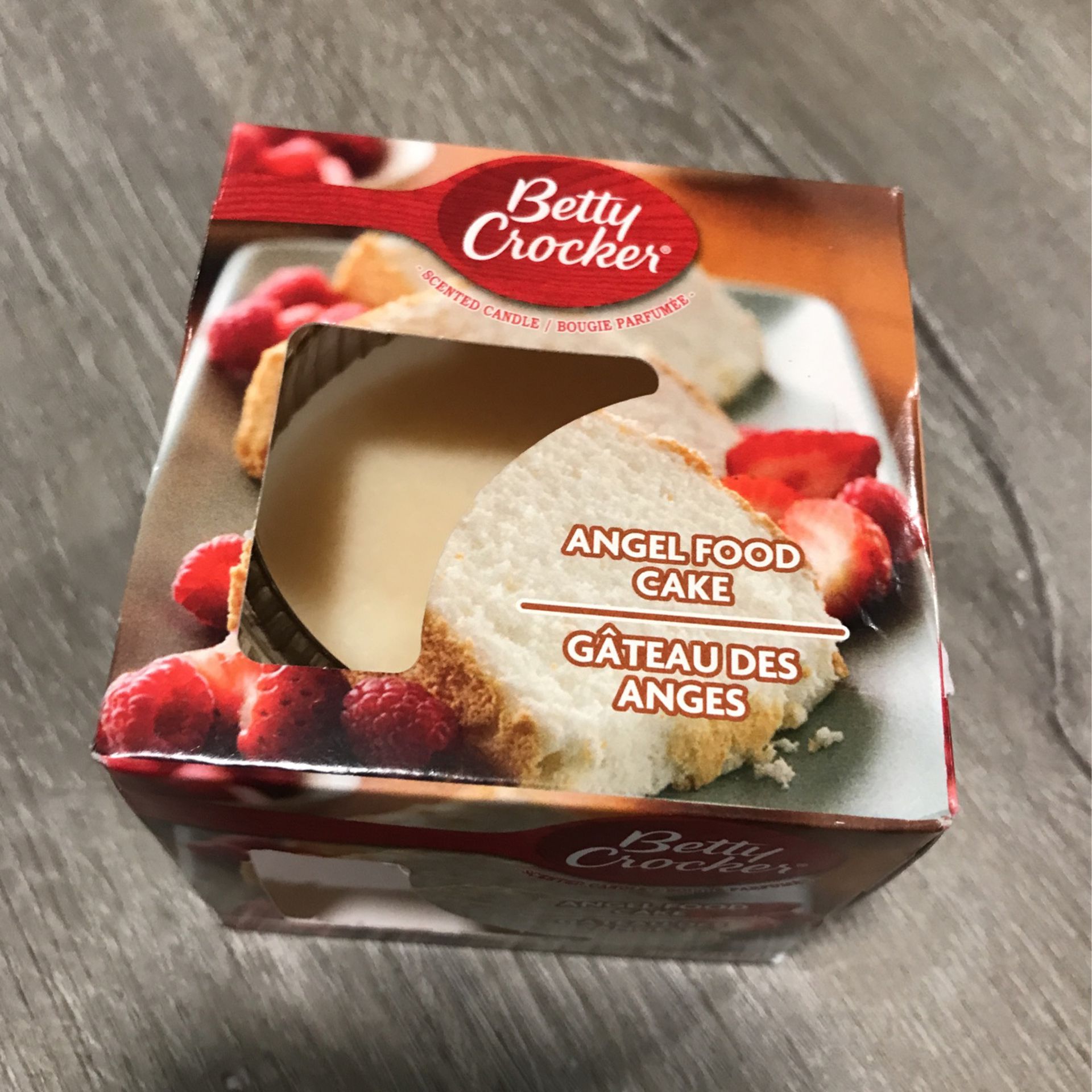 Betty Crocker Angel Food Cake 🍰 Scented Candle 