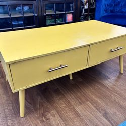 Coffee table (Yellow)