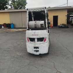Forklift 