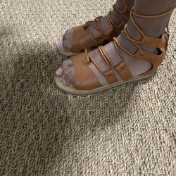 Old Navy Girls Brown Leather Sandals Size 13