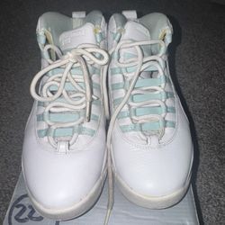 Women’s Air Jordan 10 White Ice Green Size 7.5