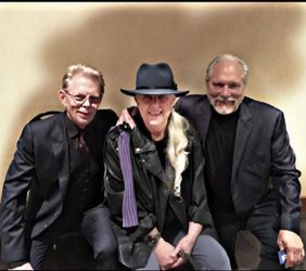 GRACE SLICK-JACK CASSIDY-JORMA KAUKONEN PICTURE