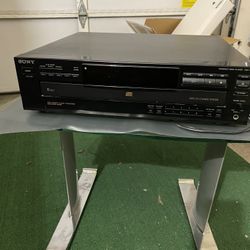 Sony 5 disk CD PLAYER WORKS 