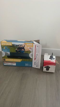 Standard Queen Air Mattress and Pump