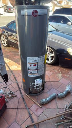 Water heater rheem