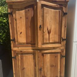 🌿 SOLID WOOD RUSTIC CABINET / ARMOIRE – BEAUTIFUL PIECE 🌿