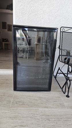 Wine Fridge Like New Condition 