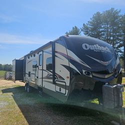 2017 Keastone Outback Super Lite Diamon Edition RV