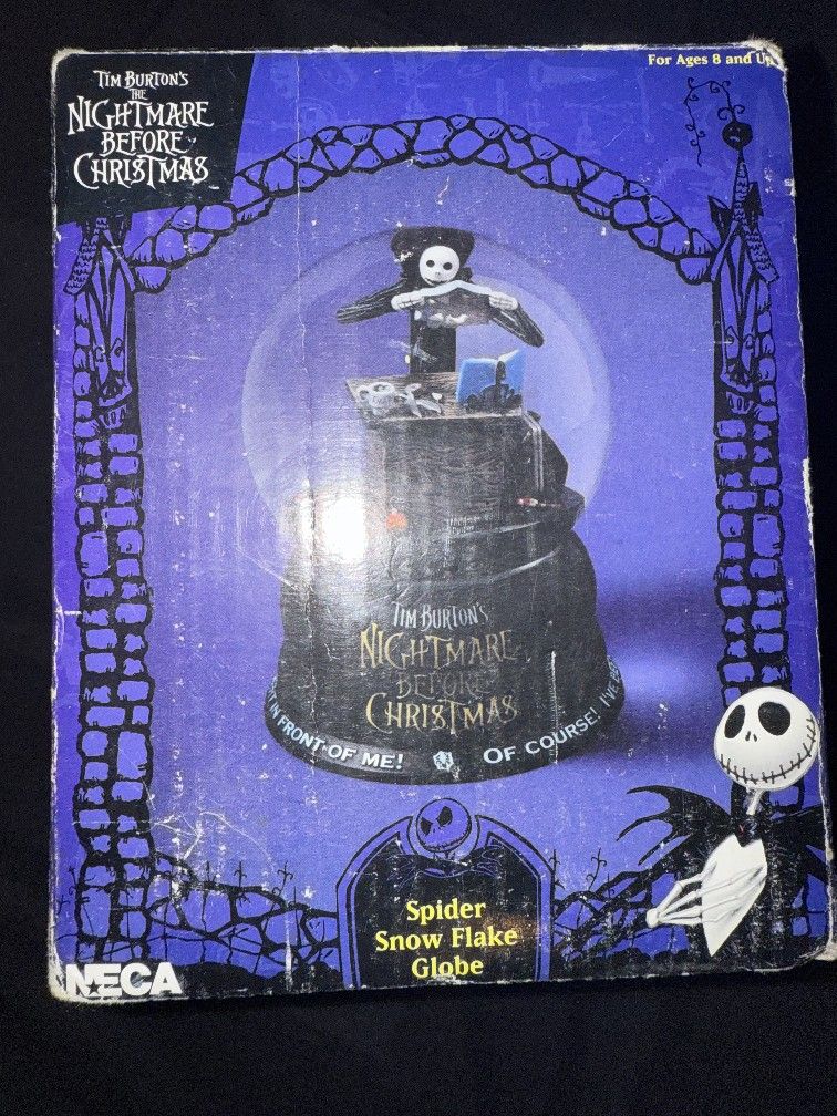 Original Nightmare Before Xmas/Spider Snowglobe