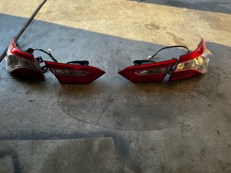 2018-2024 Toyota Camry OEM Taillights (USED)