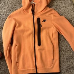 Nike Tech