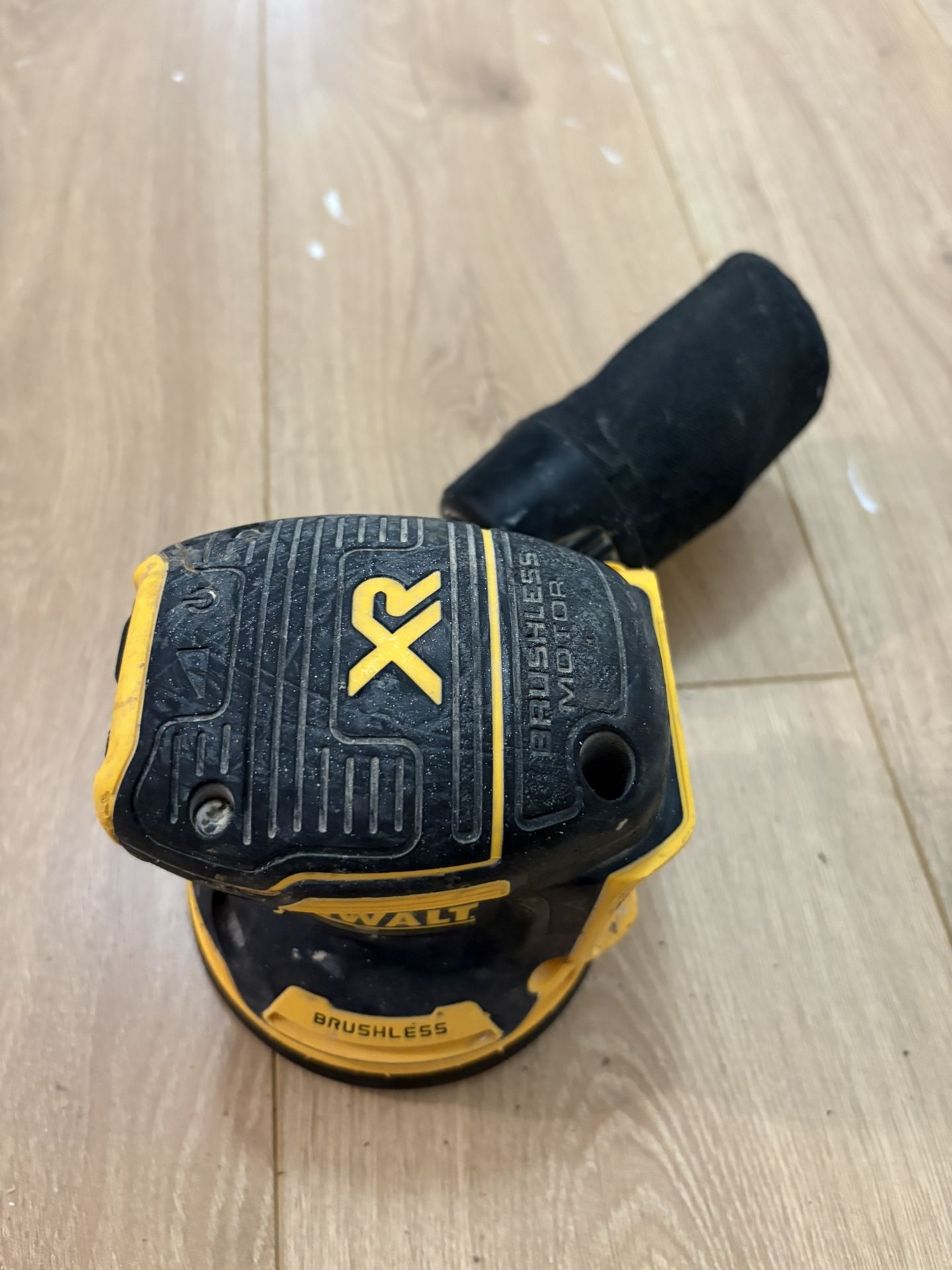 Dewalt 20V XR - Orbital Sander