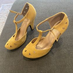 Women’s dress shoes size 9