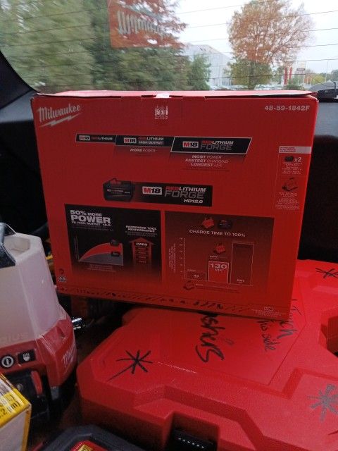 Milwaukee Dual Battery Starter Kit HD 12.0