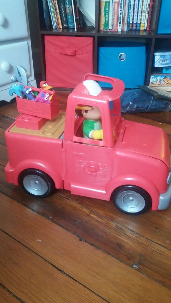 handy manny doll, tools and car