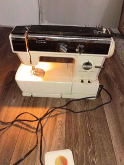 1970s Montgomery Ward sewing machine in perfect condition