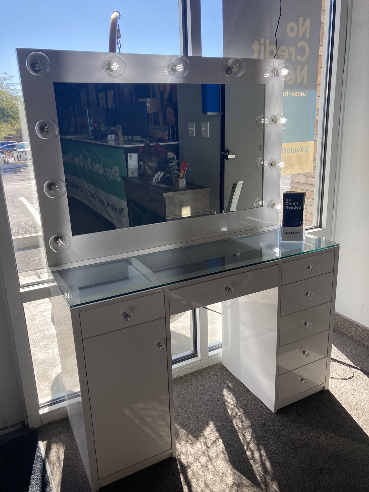 Perfect Vanity Set! $699 🩷🤍✨ Easy Financing!