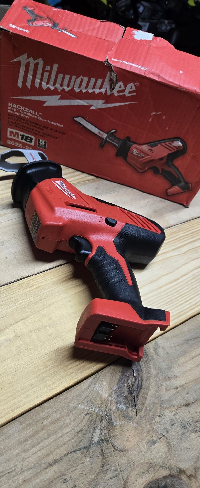 Exclusive
Milwaukee
M18 18V Lithium-Ion Cordless HACKZALL Reciprocating Saw (Tool-Only)