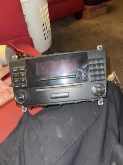 06 Mercedes Benz C300 Factory Radio