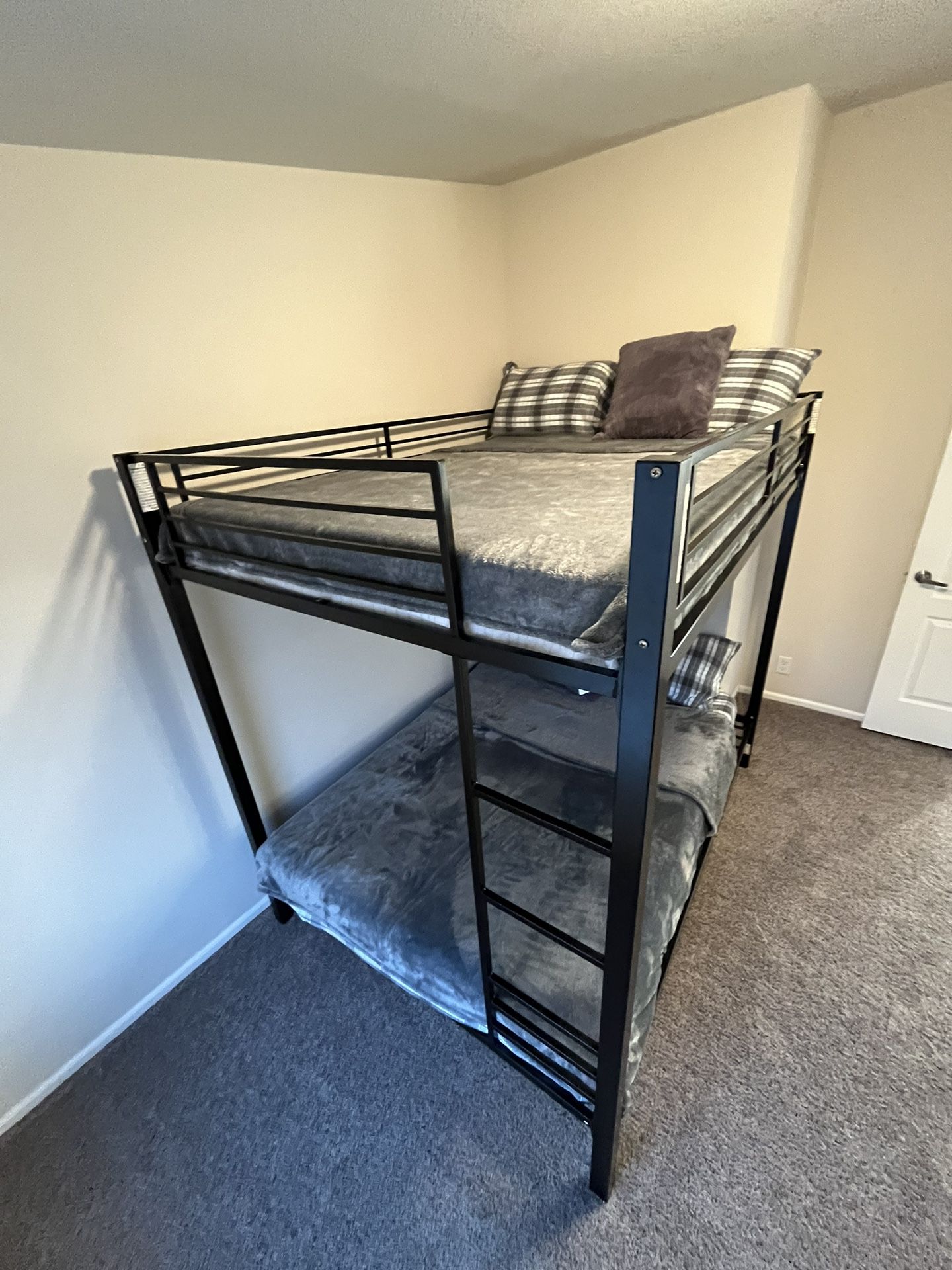 Twin Sized Bunk Beds With Mattresses