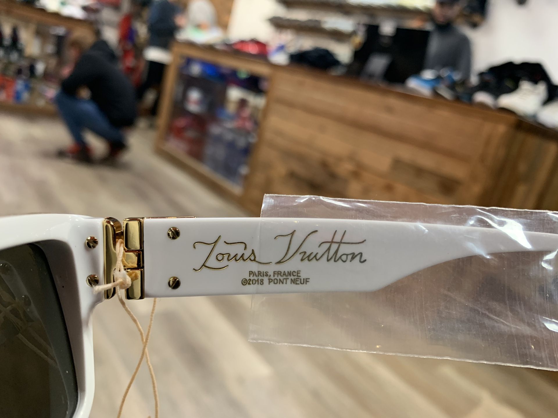 Louis Vuitton 1.1 Millionaire Shades Sunglasses Buffs for Sale in Las  Vegas, NV - OfferUp