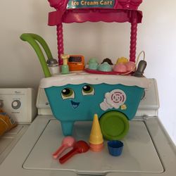 Toys Ice Cream Shop