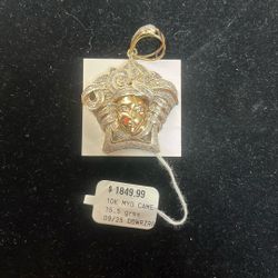 10k Gold Medusa Pendant 