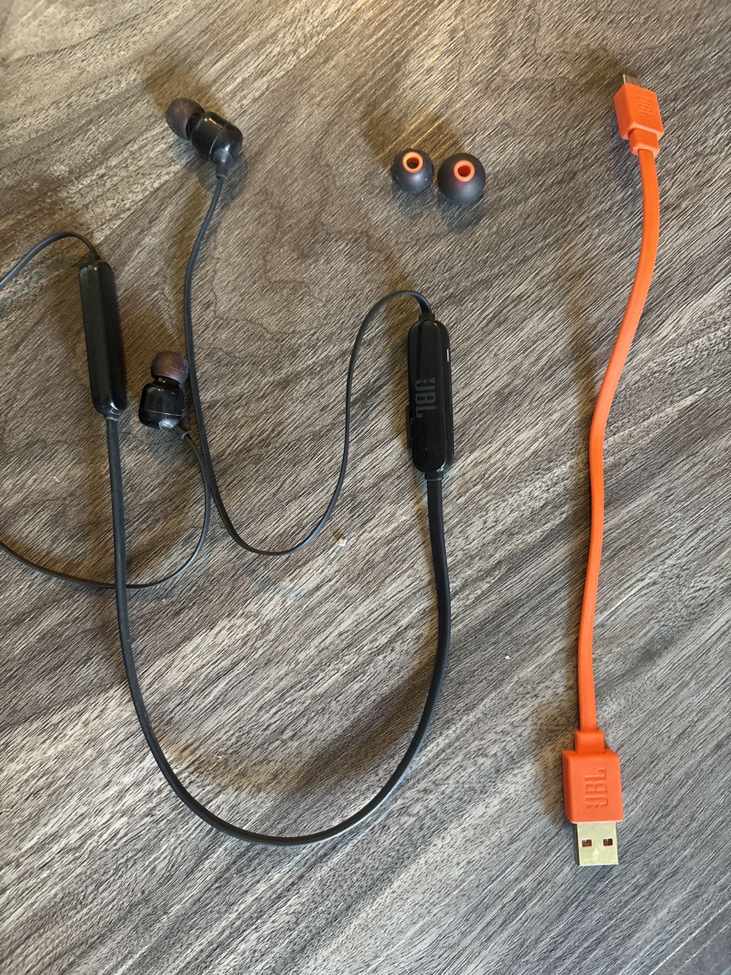 JBL Wireless Bluetooth Earbuds – Great Sound, Extra Tips Included
