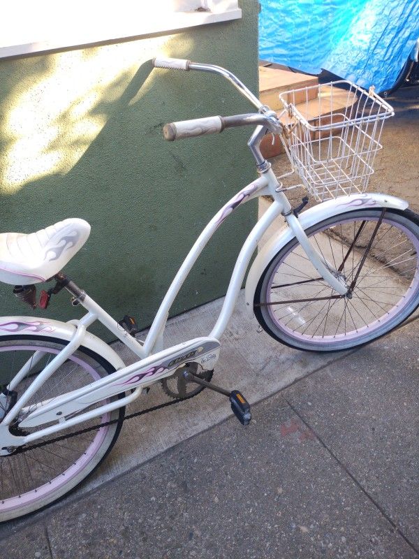 ELECTRA THE BETTY MEDIUM STEEL BEACH CRUISER SINGLE SPD BIKE RIDES GREAT π―