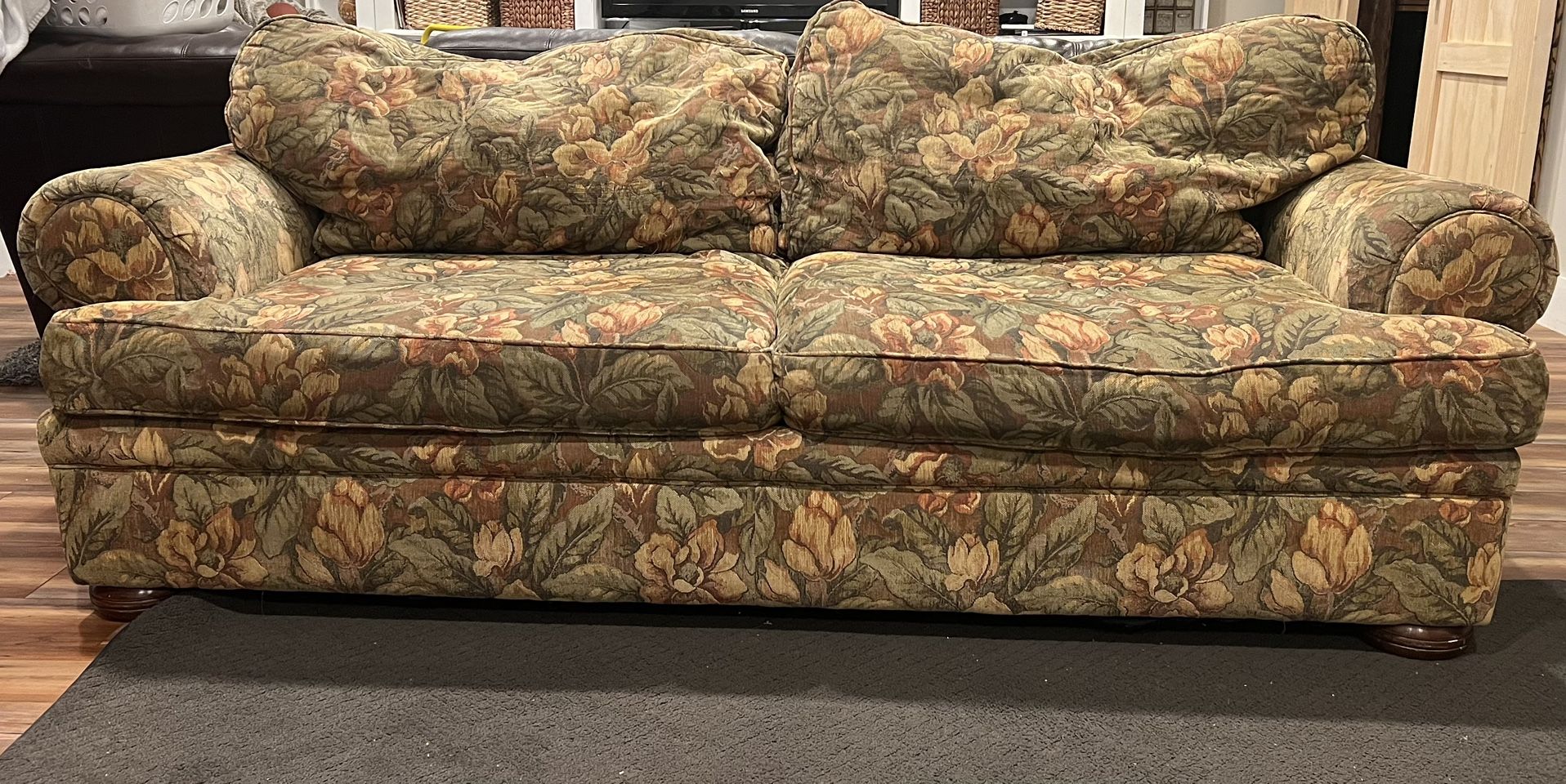 Vintage Floral Upholstered Sofa , Comfortable Design