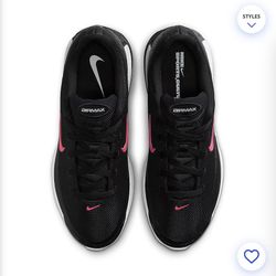 Women’s Brand New Nike Size 9 Shoes