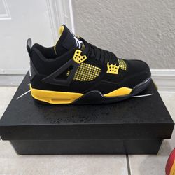 Sneakers 👟 Size 7/8/9.5