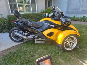 Can-Am Spyder 990 Three-Wheel Motorcycle