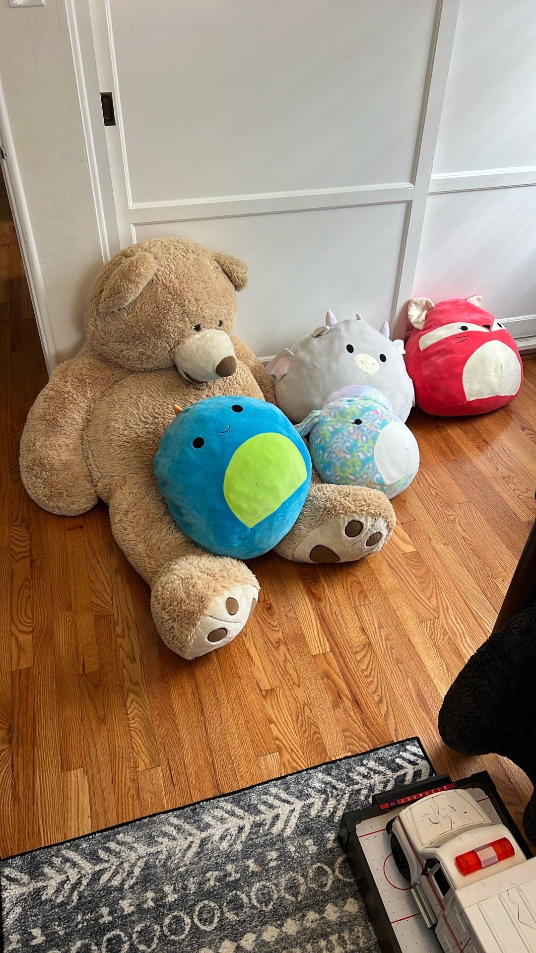 Large Plushie Toys