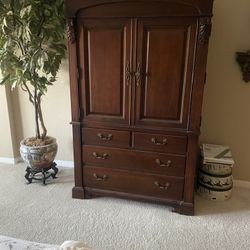Thomasville High Boy Dresser