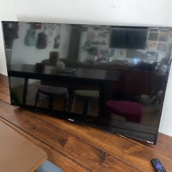 43inch element Roku Smart Tv  WITH MOUNT
